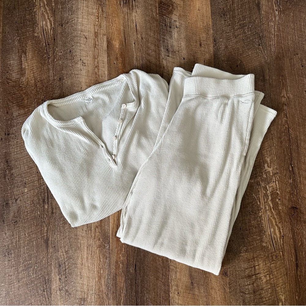 Cozy Hollister Lounge Set